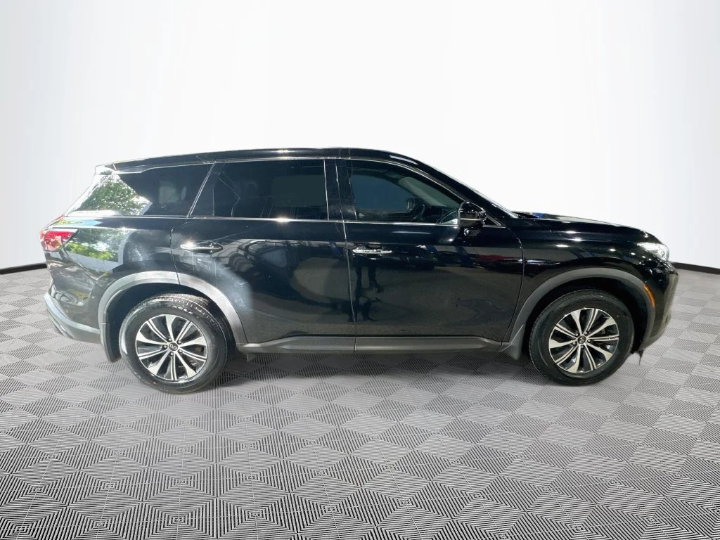 Certified Used 2023 Black INFINITI PURE image 5