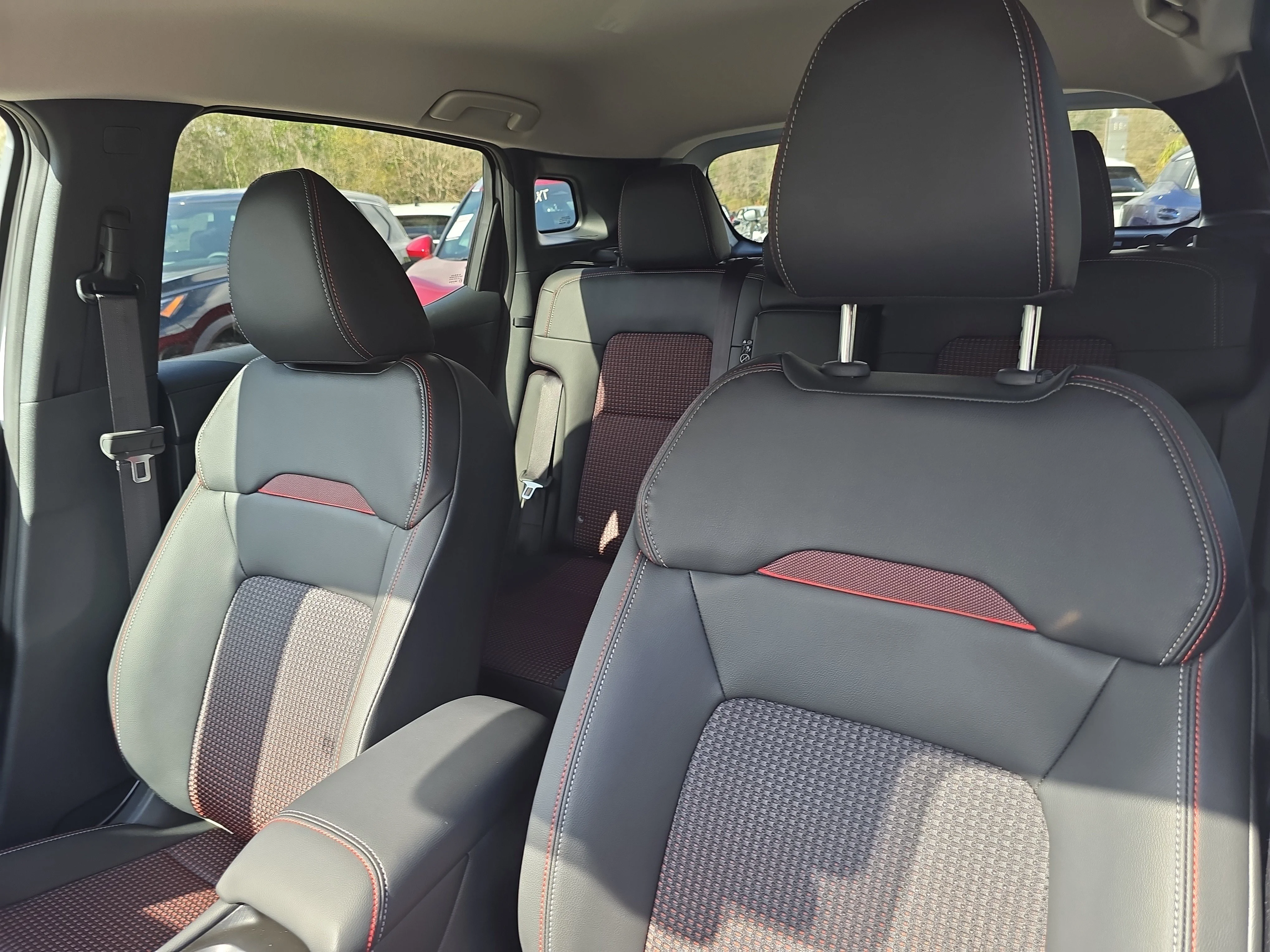 New 2026 Aspen White TriCoat / Super Black Two-tone Nissan SR image 21