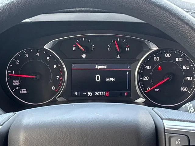 Used 2024 Summit White Chevrolet 2LT image 18