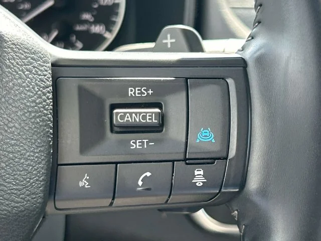 Used 2025  Nissan SV image 30