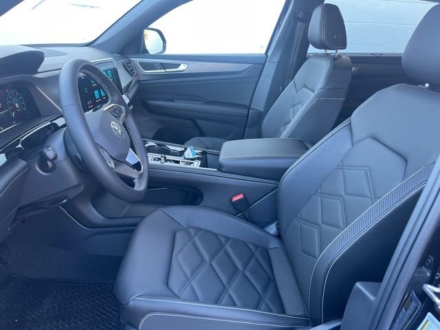 New 2026 Black Volkswagen 2.0T SE w/Technology image 11
