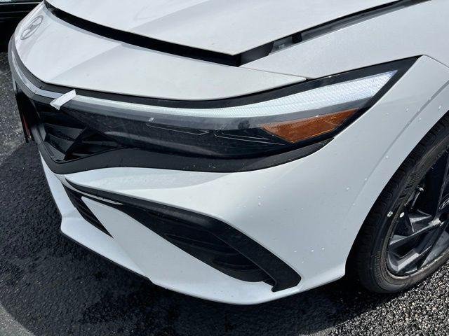 New 2026 White Hyundai SEL Sport image 13