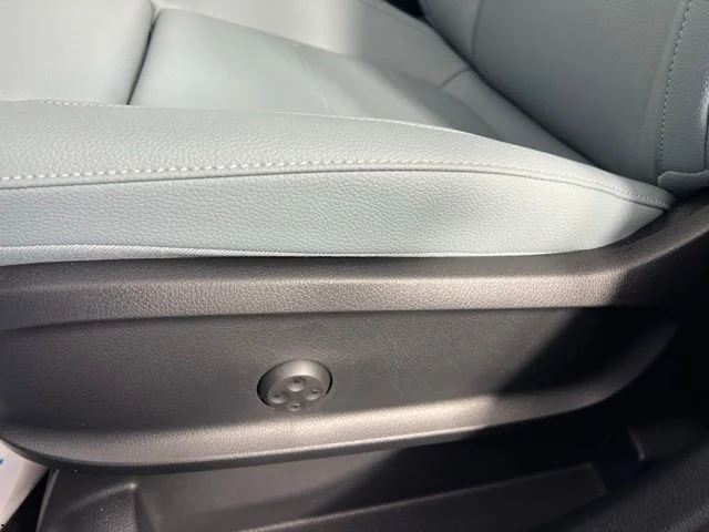 New 2026 Cirrus Silver Metallic Mercedes-Benz GLA 250 image 16