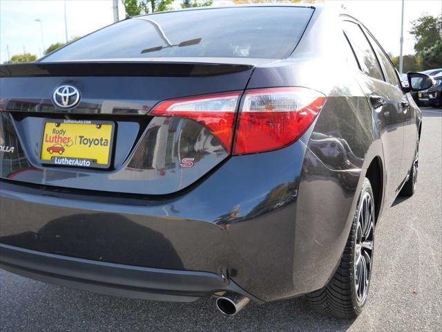 Certified Used 2016 BLACK SAND PEARL Toyota  image 17