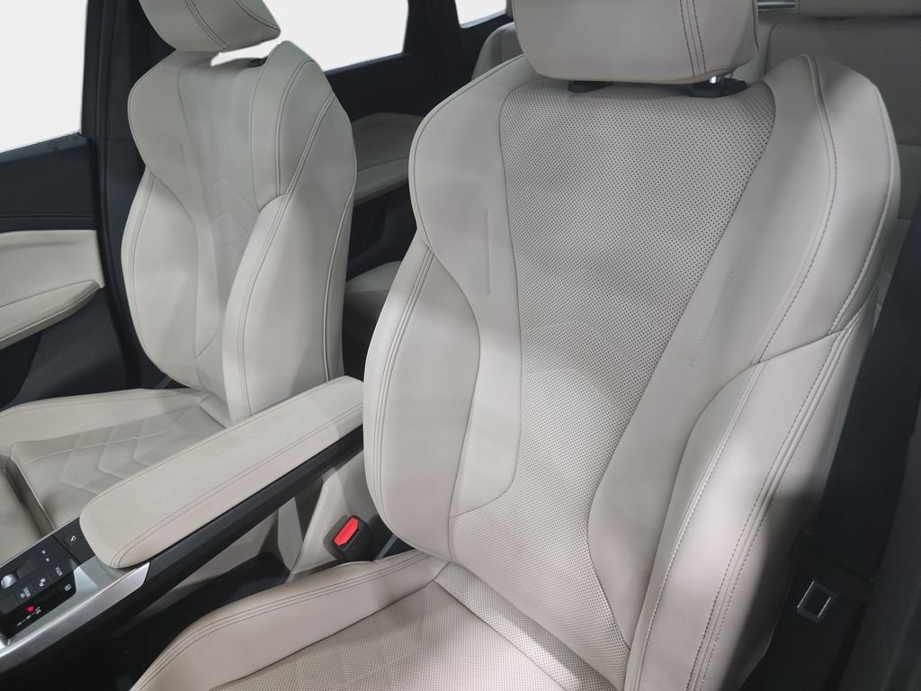 Certified Used 2025 San Remo Green Metallic BMW xDrive28i image 20