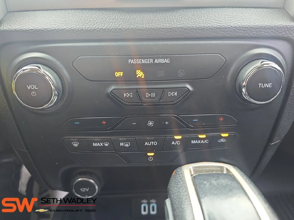 Used 2019 Orange Ford XLT image 23