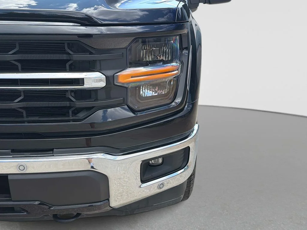 Used 2025 Agate Black Metallic Ford XLT image 11