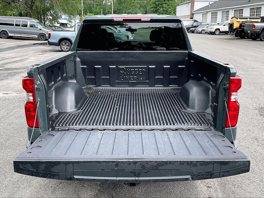 Used 2025 Gray Chevrolet LT image 30