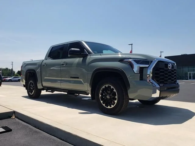 New 2026 Lunar Rock Toyota SR5 image 3