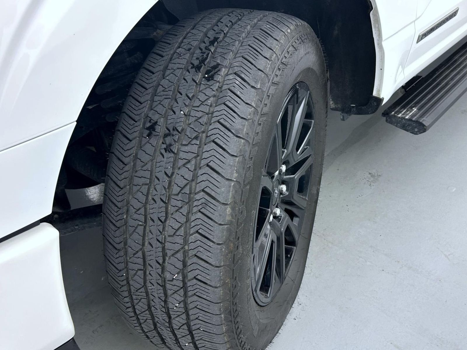 Used 2025 White Ford Platinum image 26