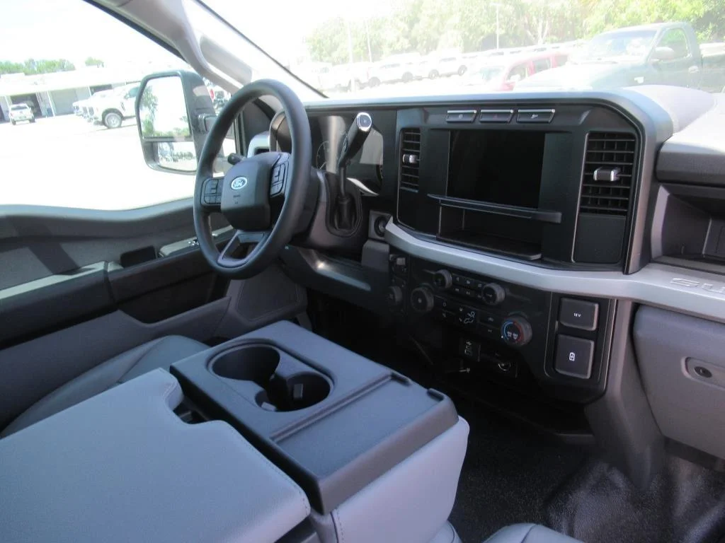 New 2024 Oxford White Ford F-550® XL image 13