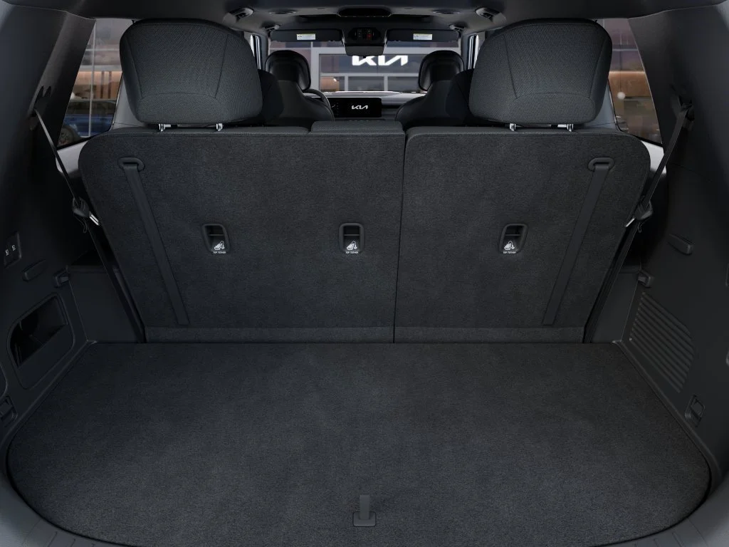 New 2027 Ebony Black Kia S image 19