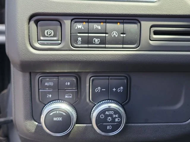 2023 GMC Yukon SLT - Photo 29