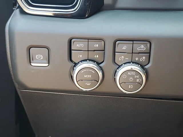 Used 2026 Onyx Black GMC AT4 image 21