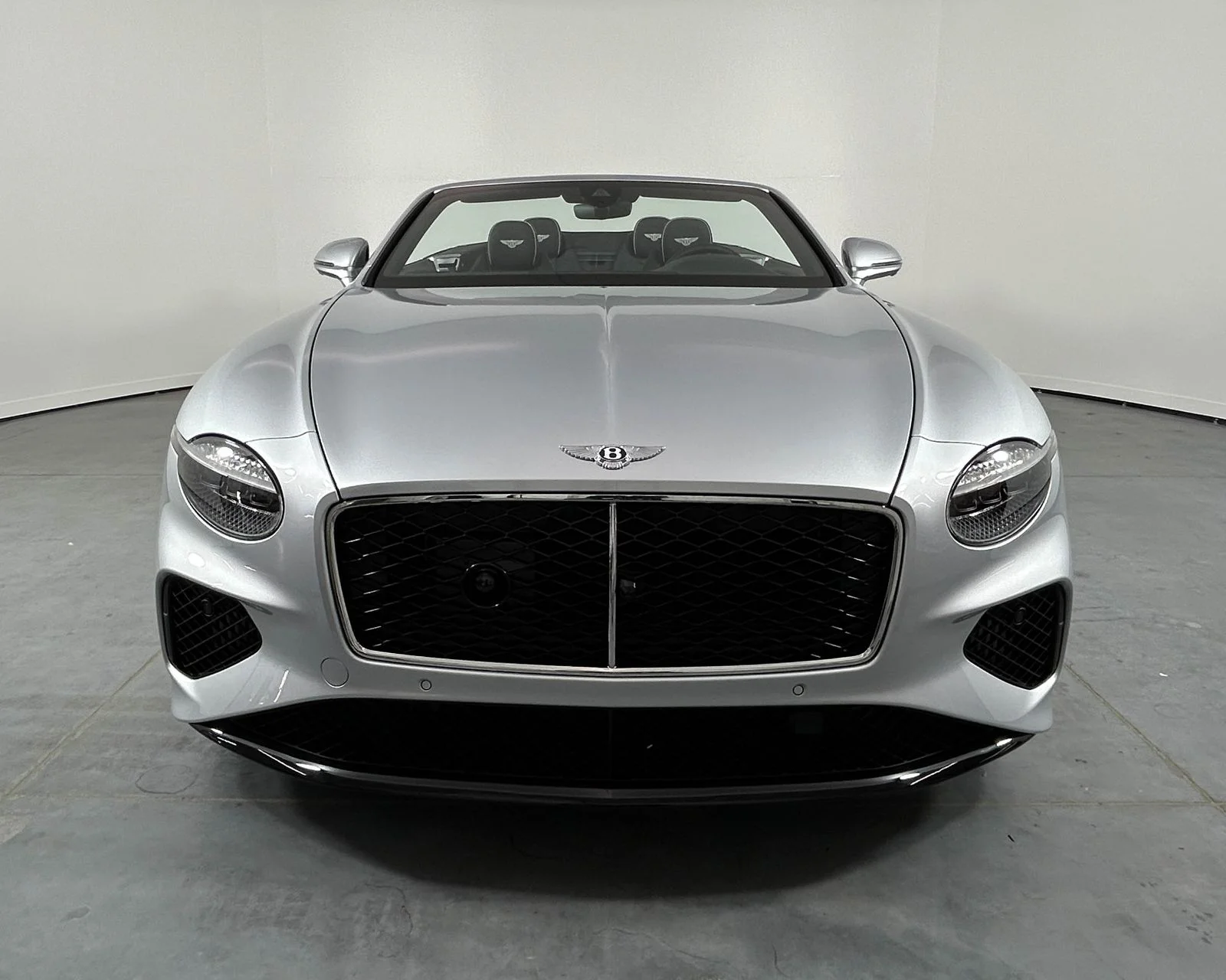 New 2026  Bentley V8 image 8
