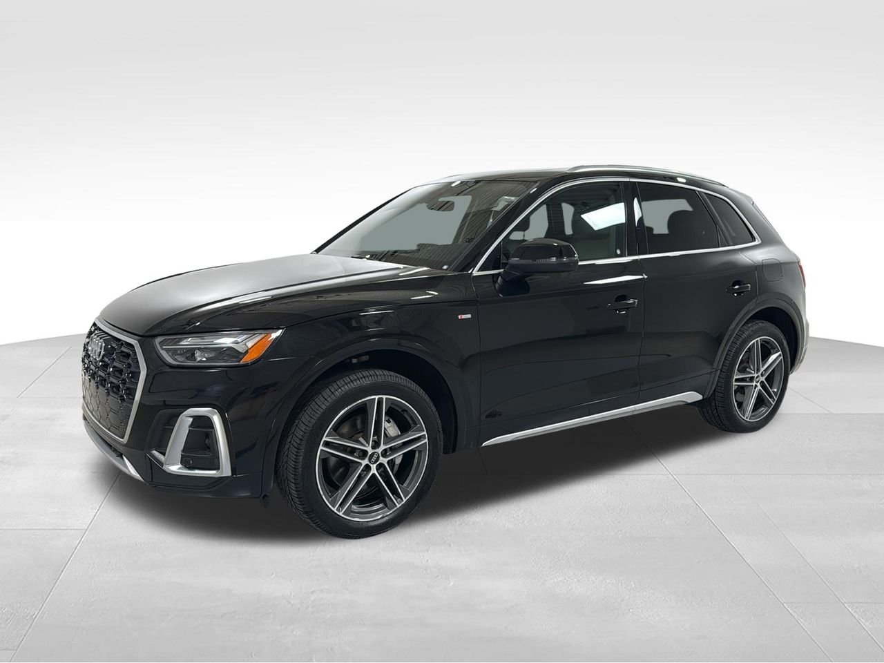2021 Audi Q5 55 e Premium Plus's photo