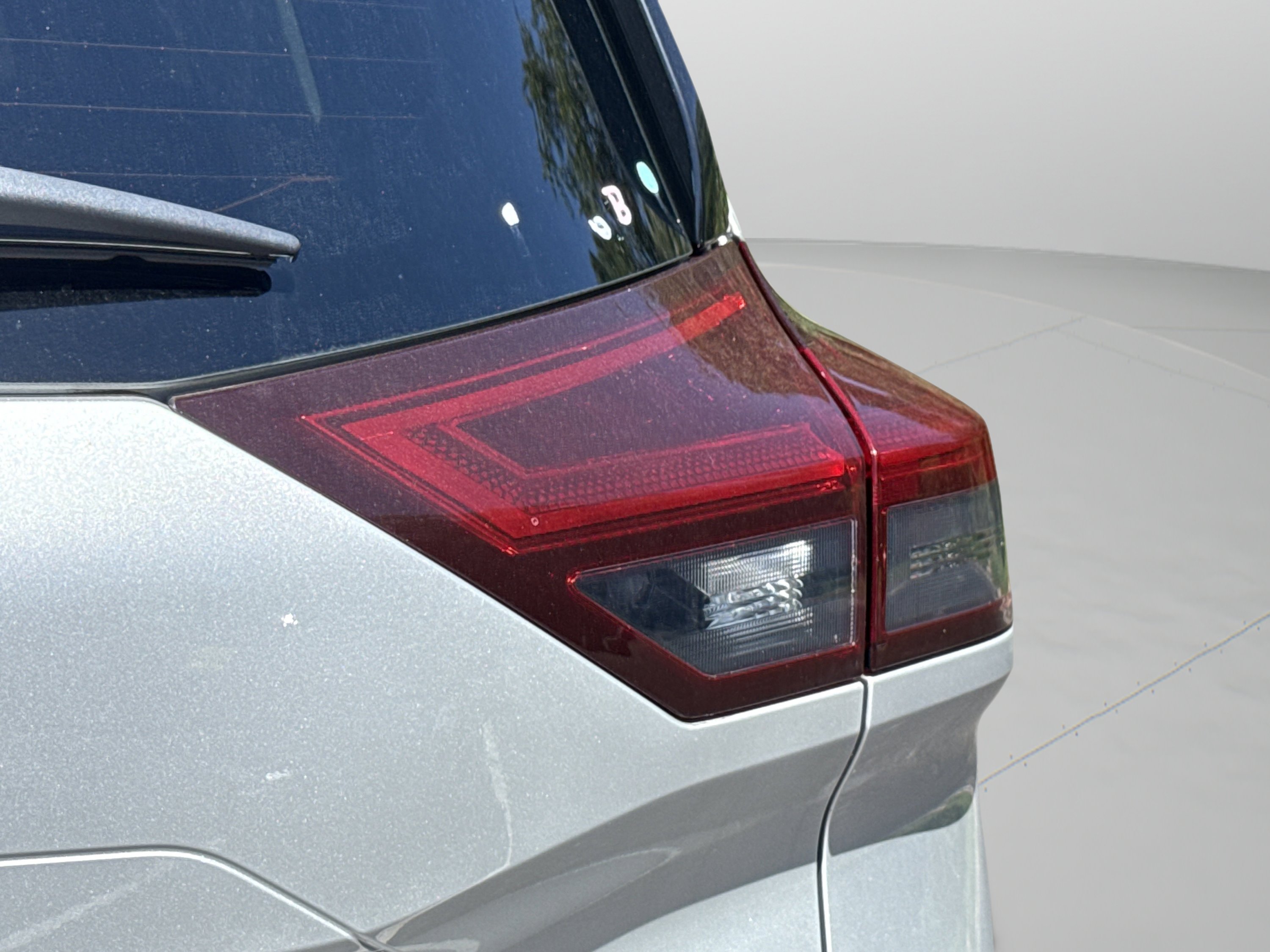 Used 2021 Brilliant Silver Metallic Nissan Platinum image 15