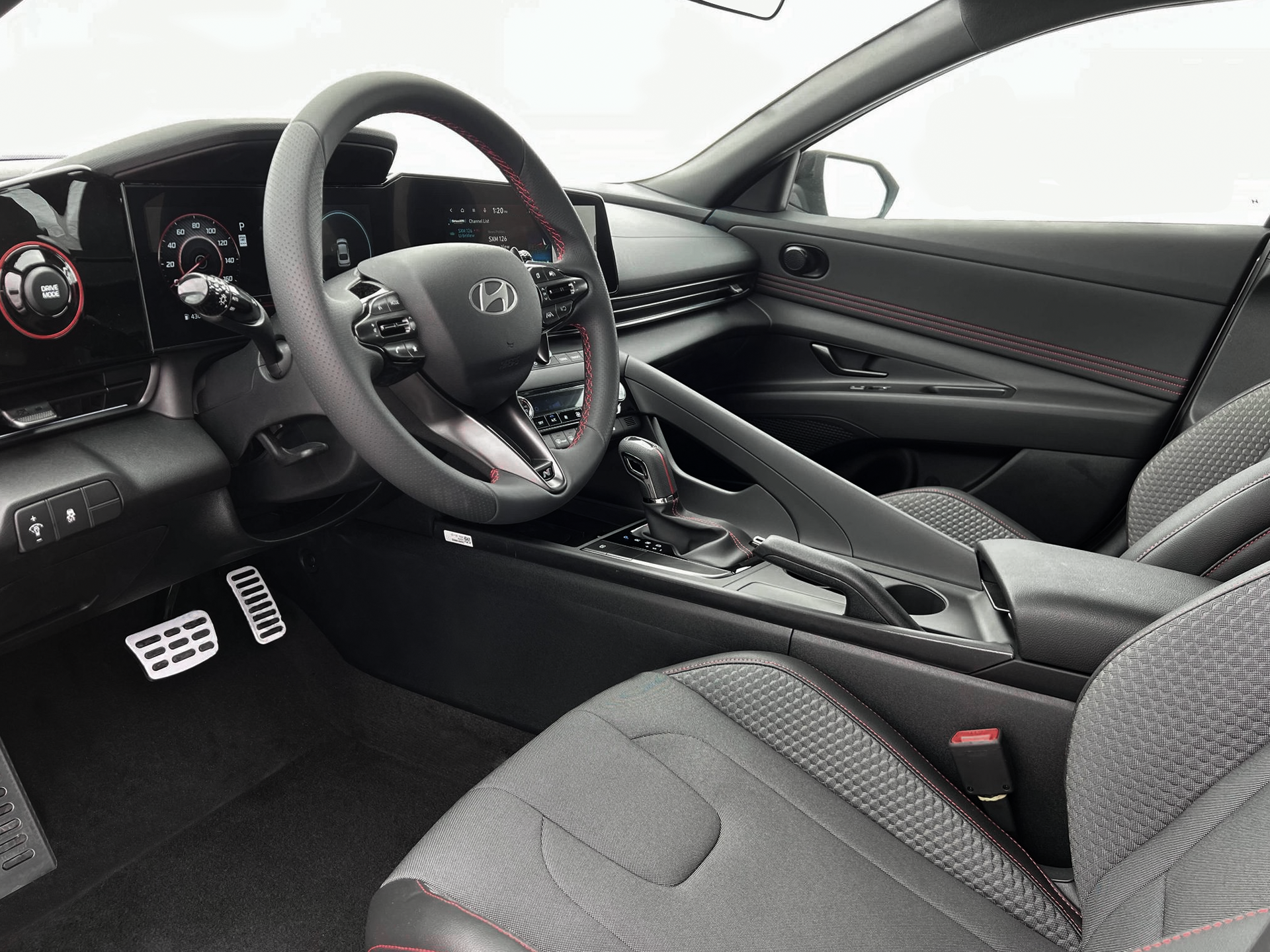 2025 Hyundai Elantra N Line - Photo 14