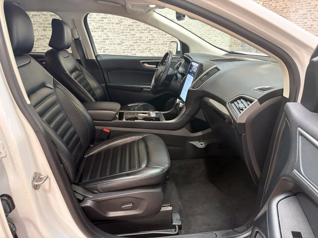 Used 2024 Oxford White Ford SEL image 10