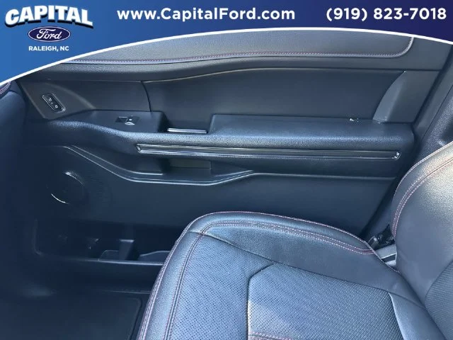 Used 2023  Ford Limited image 29