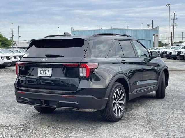 New 2026 Agate Black Metallic Ford ST-Line image 3