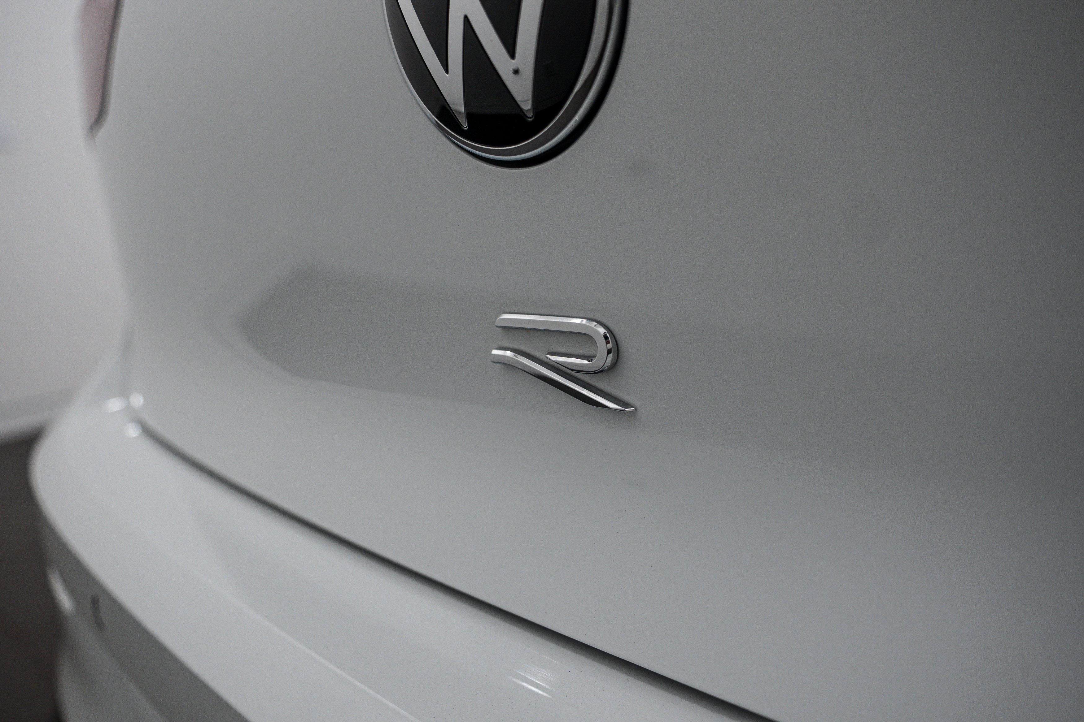 Used 2025 Pure White Volkswagen  image 21