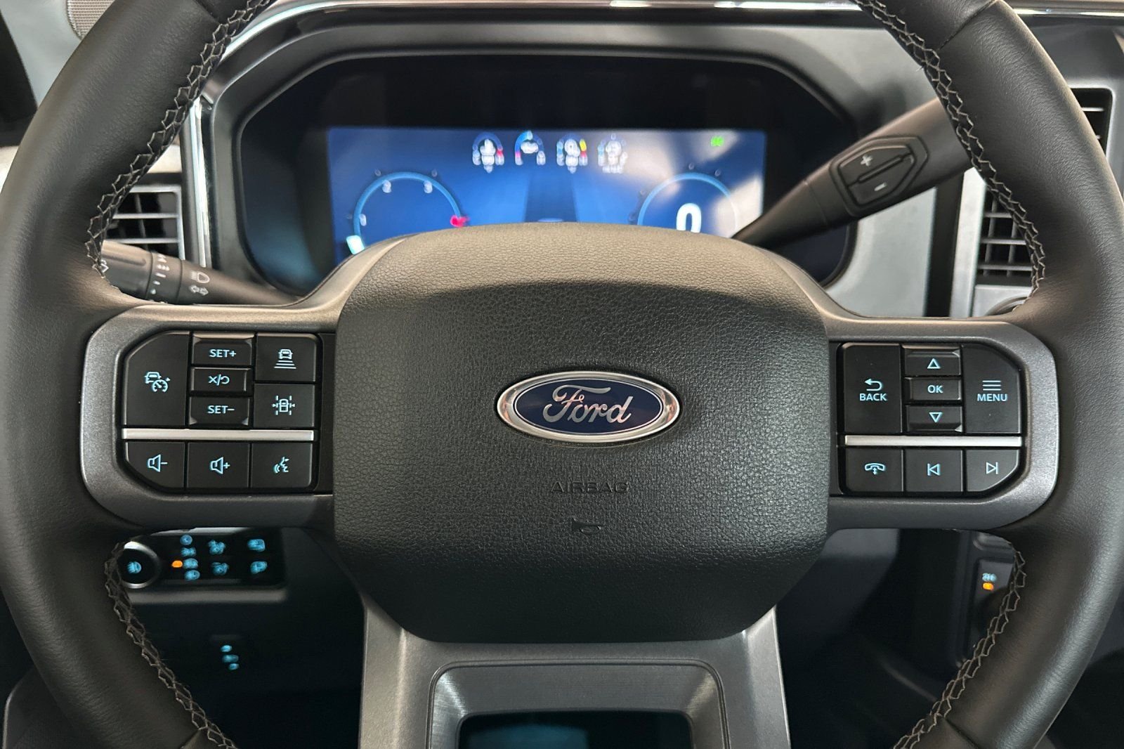 Used 2025 White Ford Lariat image 24