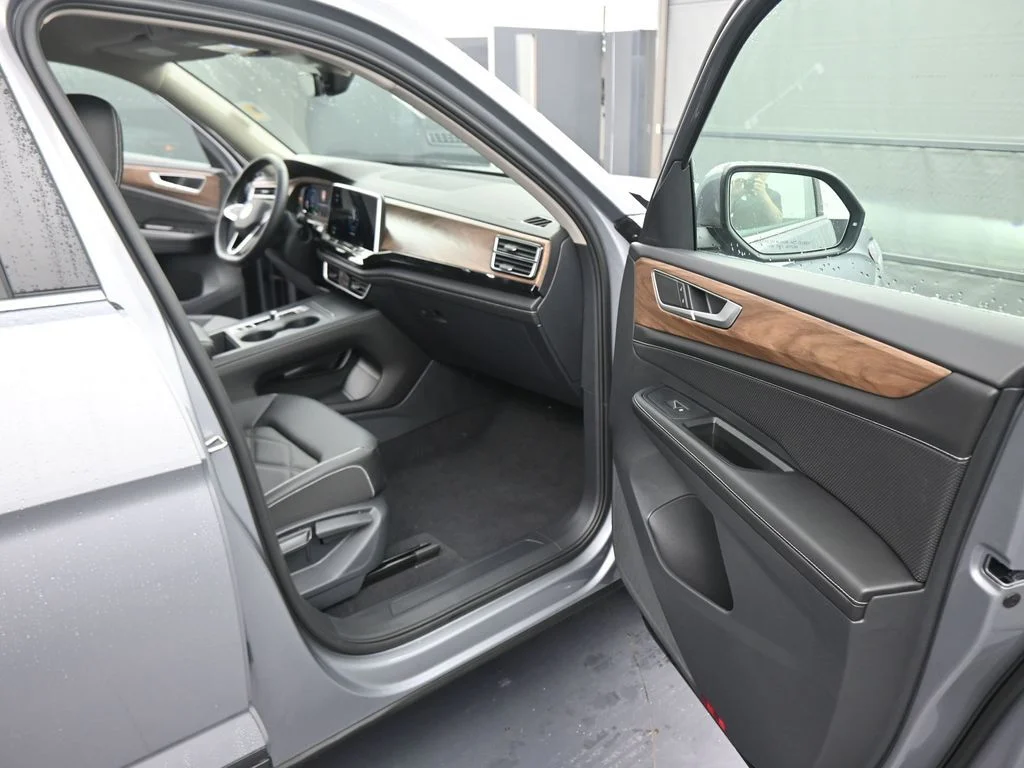 Used 2026 Silver Volkswagen 2.0T SE image 44