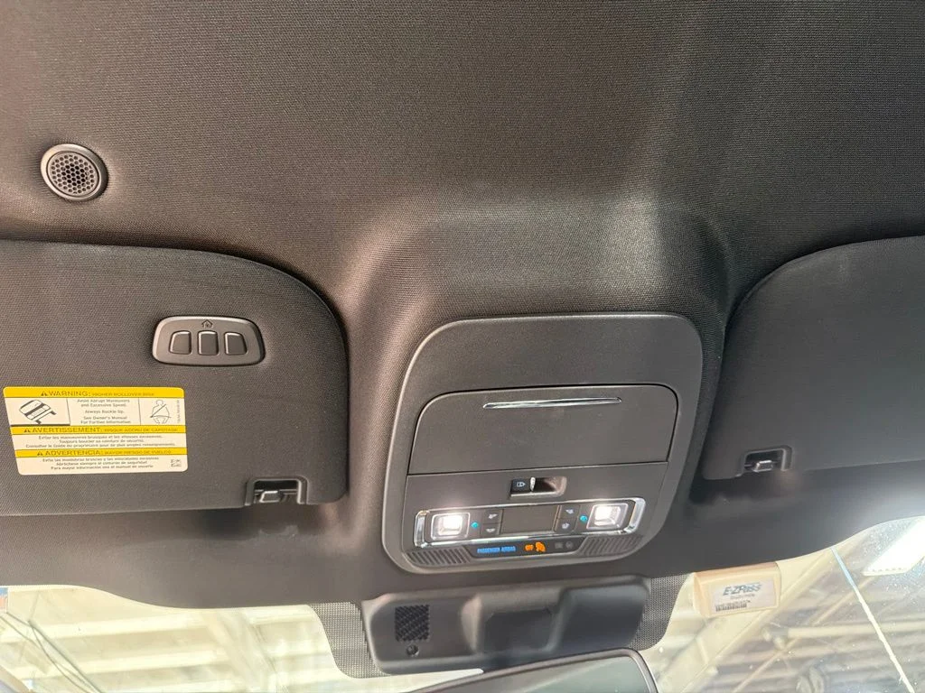 Used 2023 White Ford Lariat image 27