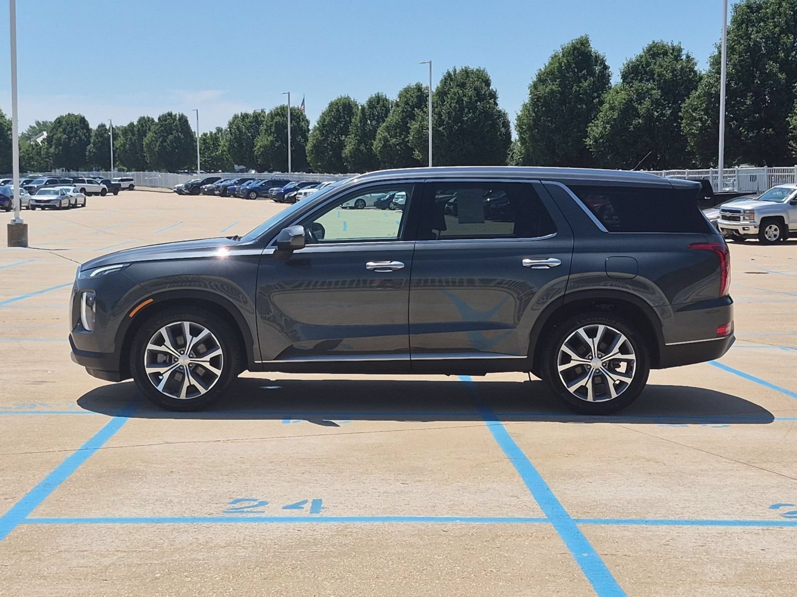 Used 2020 Rainforest Hyundai SEL AWD image 9