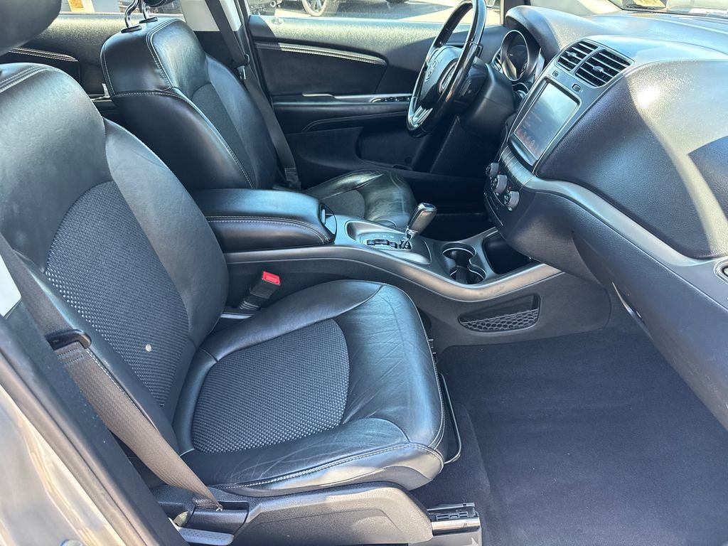 Used 2020 Silver Dodge Crossroad image 14