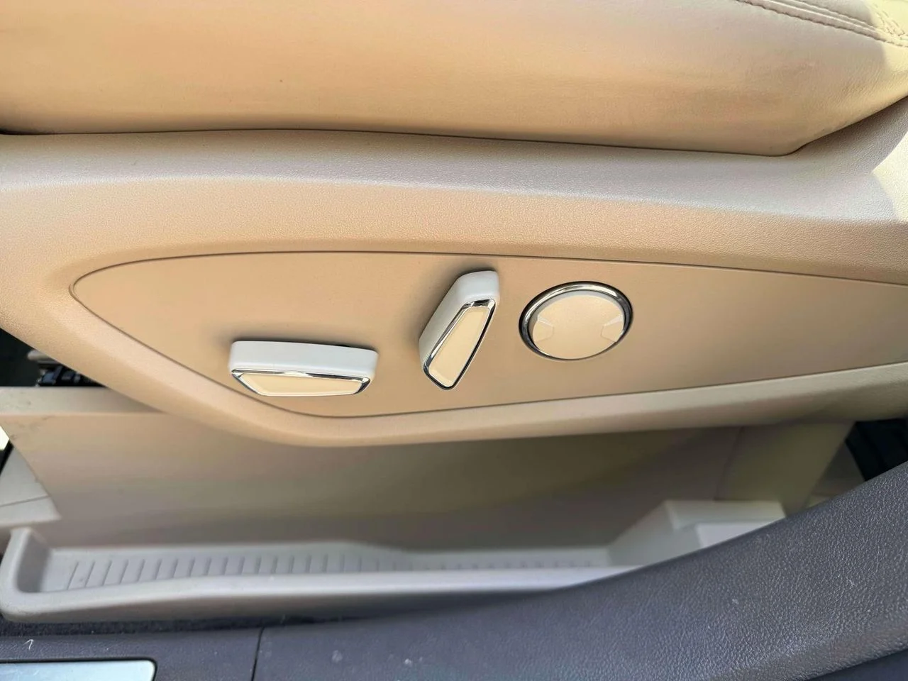 Used 2023 JEWEL SANDSTONE METALLIC PC Lincoln Reserve image 17