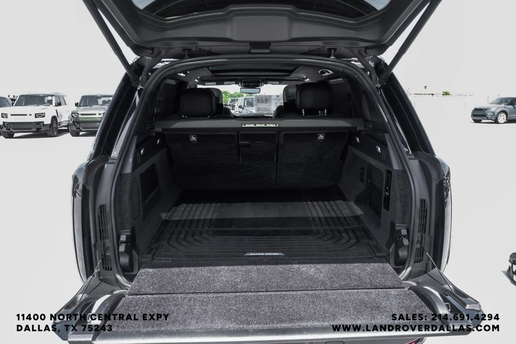 Used 2023 Black Land Rover Autobiography image 60