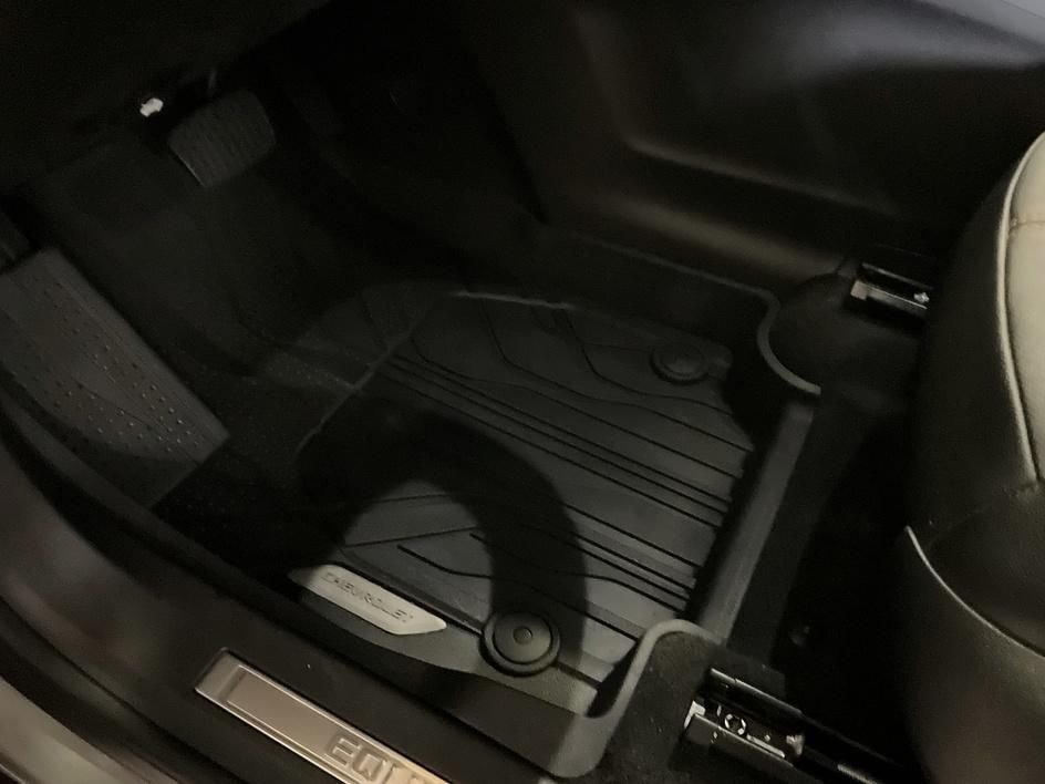 Used 2024 Gray Chevrolet Premier image 19