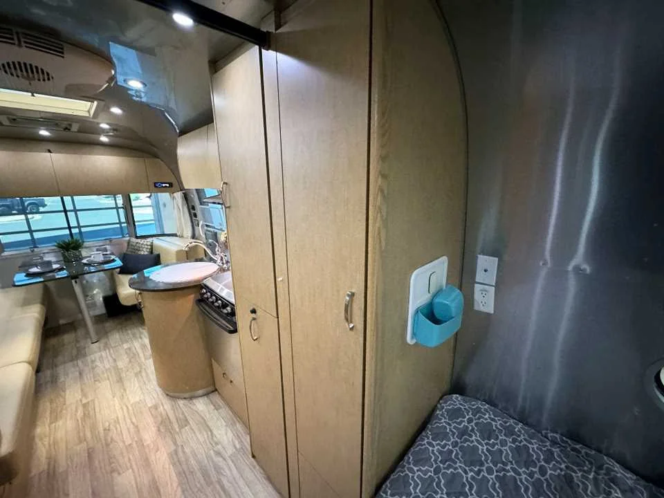Used 2014 SILVER AIRSTREAM  image 25