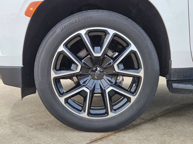 Used 2024 Summit White Chevrolet RST image 10