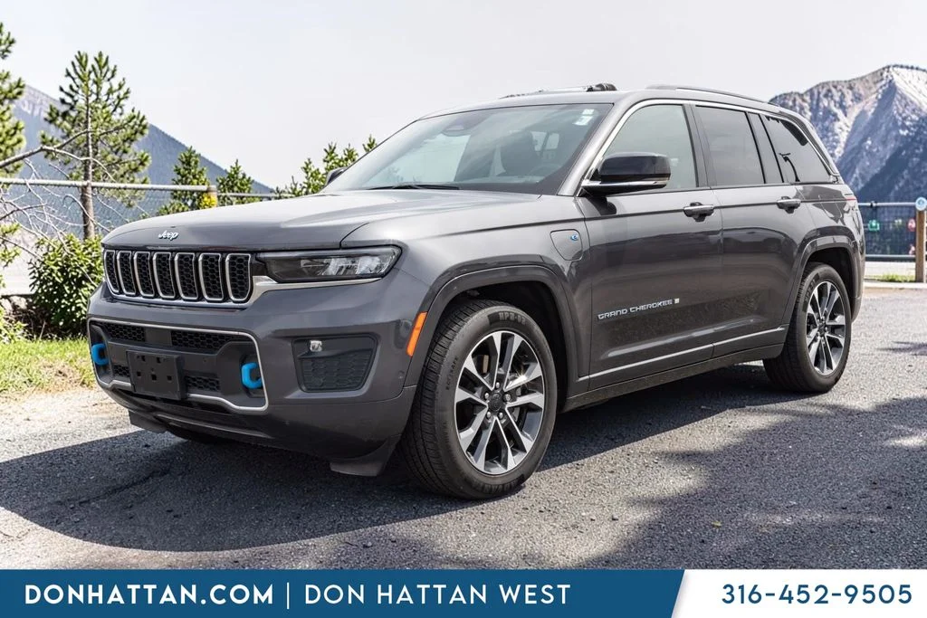 Used 2023 Gray Jeep Overland 4xe image 20
