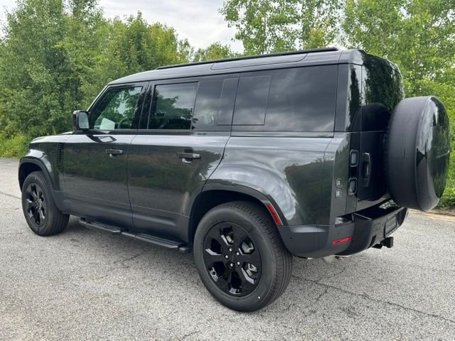 New 2026 Carpathian Grey Land Rover S image 7