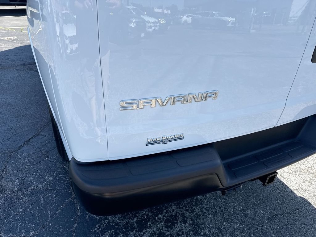 Used 2025 Summit White GMC Work Van image 64