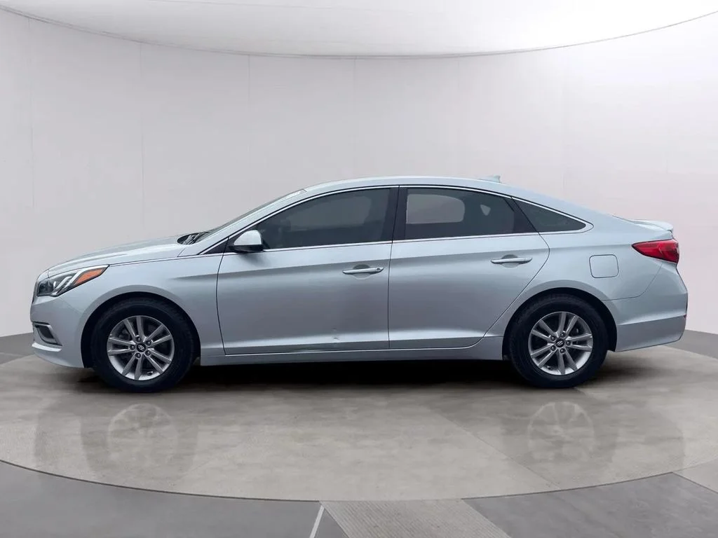 Used 2016 Hyundai Sonata SE with VIN 5NPE24AF6GH368898 for sale in Racine, WI