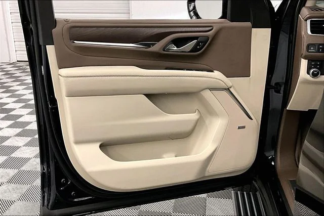 2023 GMC Yukon Denali - Photo 21