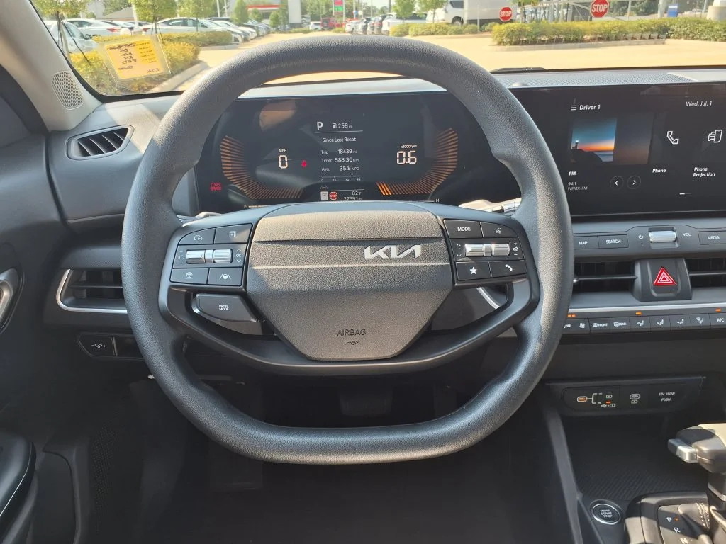 Used 2025 Red Kia LXS image 16