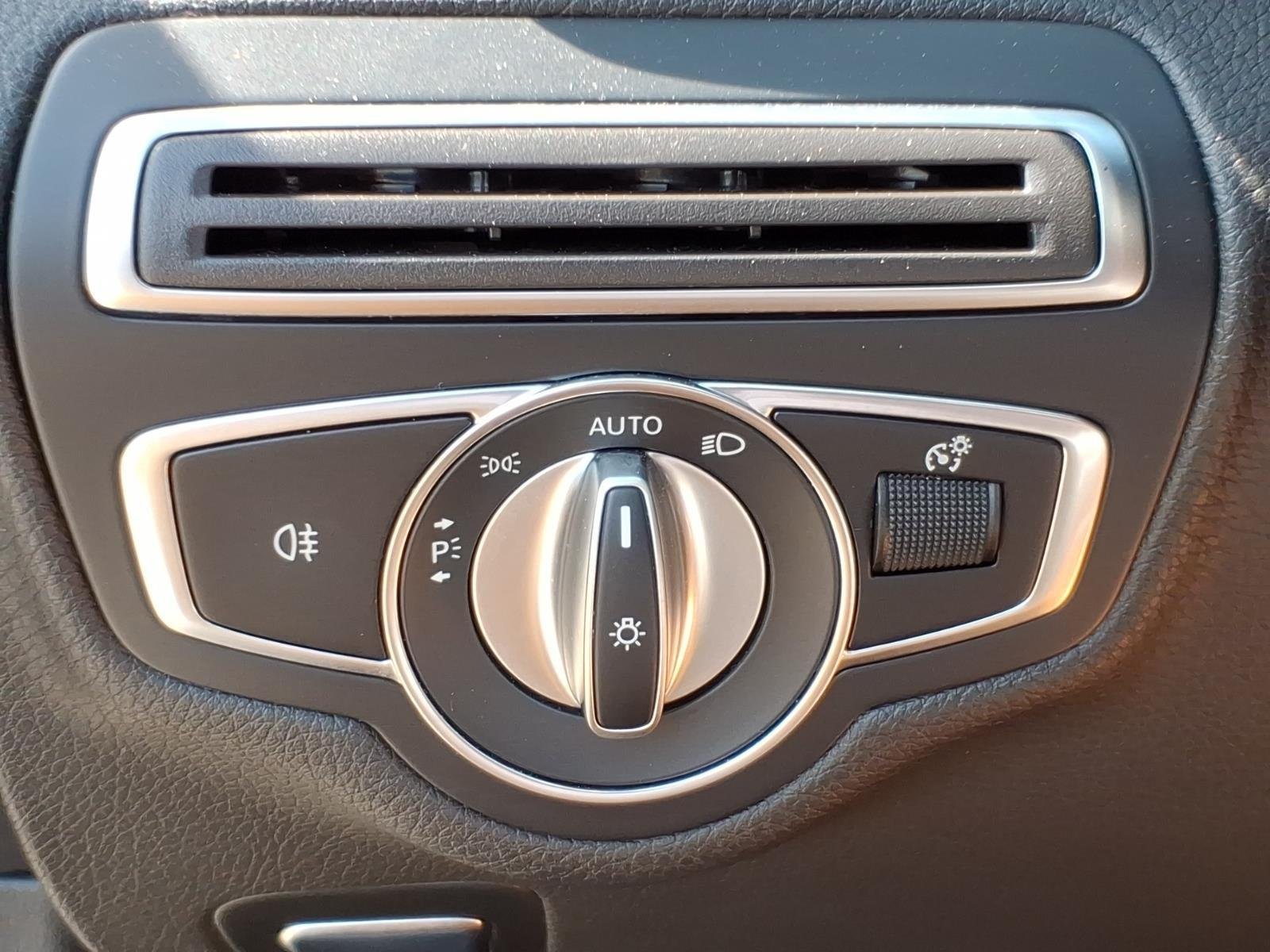 Used 2023 Cirrus Silver Metallic Mercedes-Benz C 300 image 18