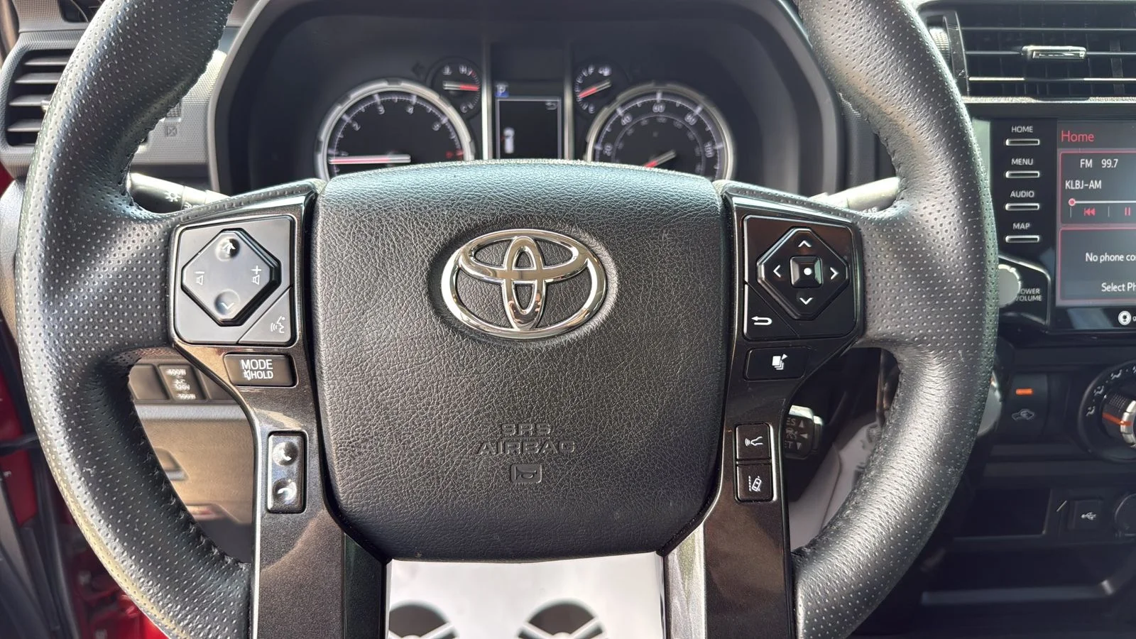 Used 2021 Red Toyota Venture image 14