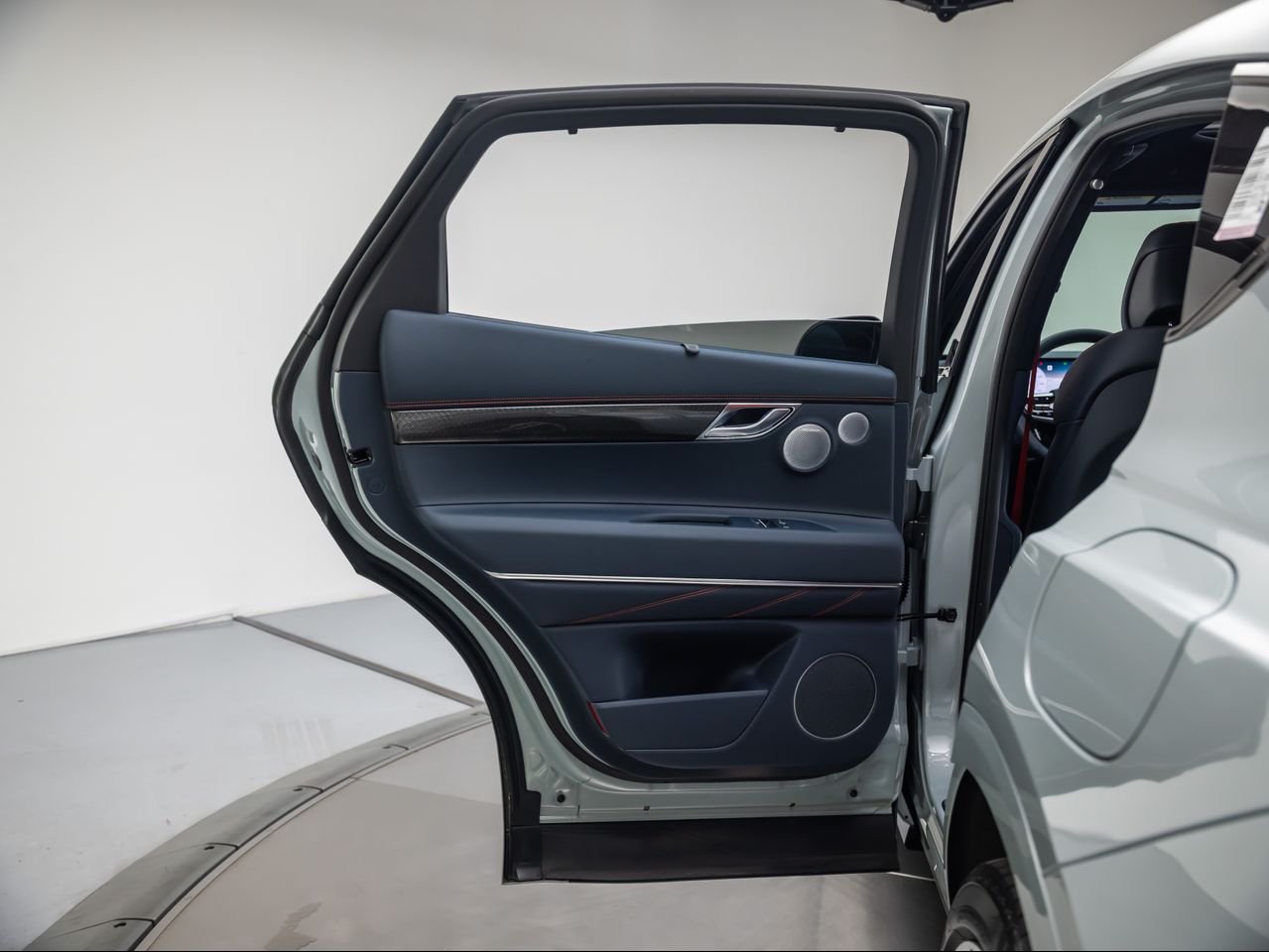 New 2026 Bering Blue Genesis 3.5T E-SC MHEV image 29