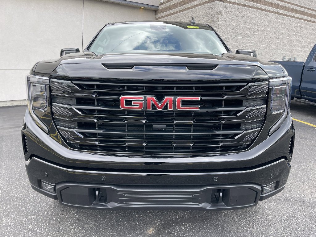New 2026 Onyx Black GMC Elevation image 2