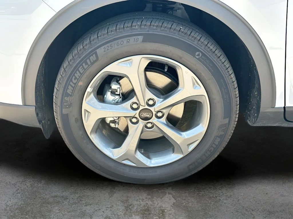 Used 2026 Star White Metallic Tri-Coat Ford ST Line image 34
