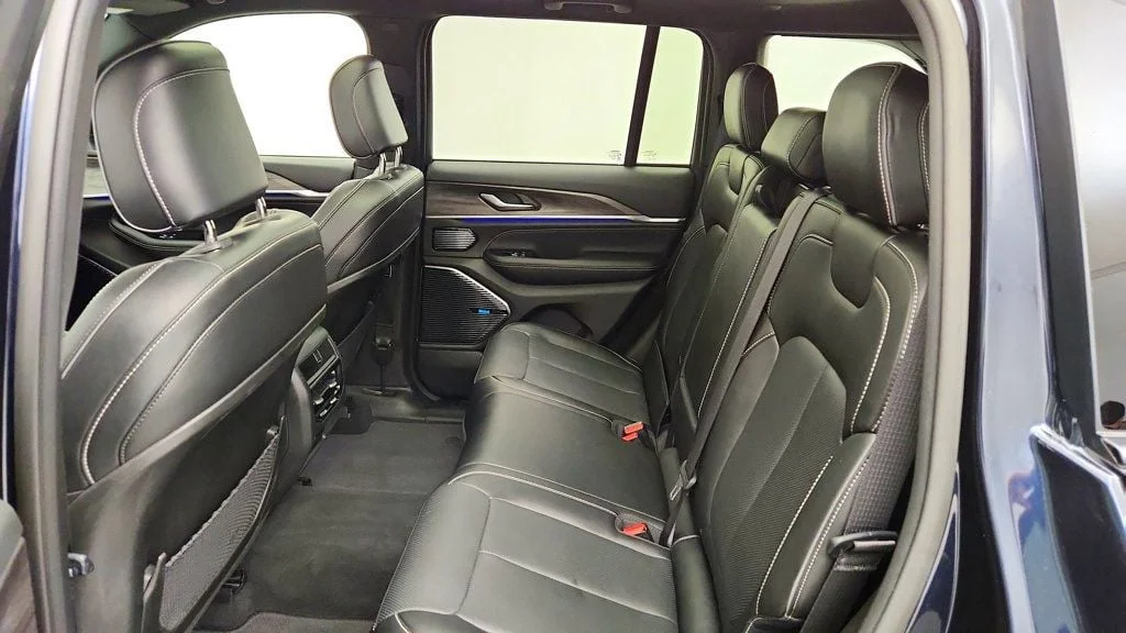 Used 2023 Midnight Sky Jeep Overland 4x4 image 22
