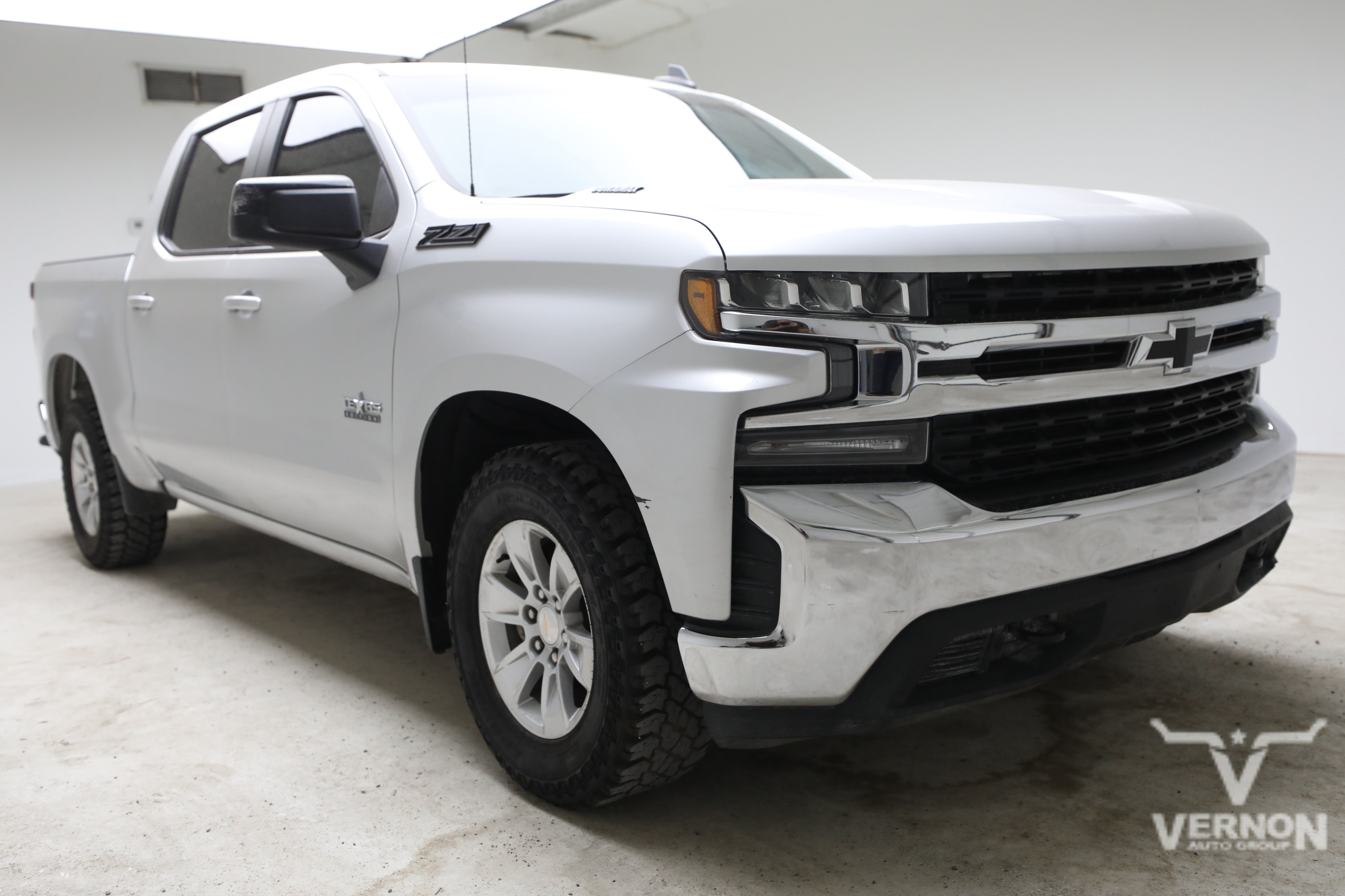 Used 2021 Silver Ice Metallic Chevrolet Y image 7