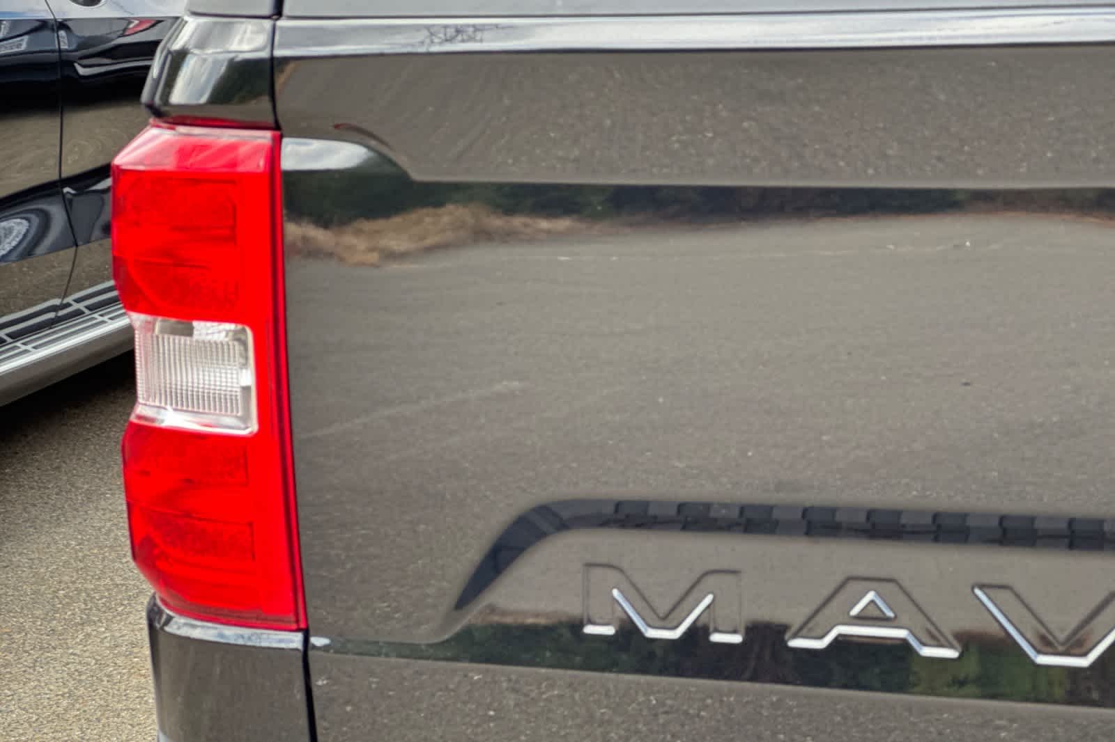 Used 2022 Shadow Black Ford XLT image 15